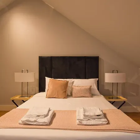 Iconic & Elegant Design 2 Bedroom Apt By Fs *