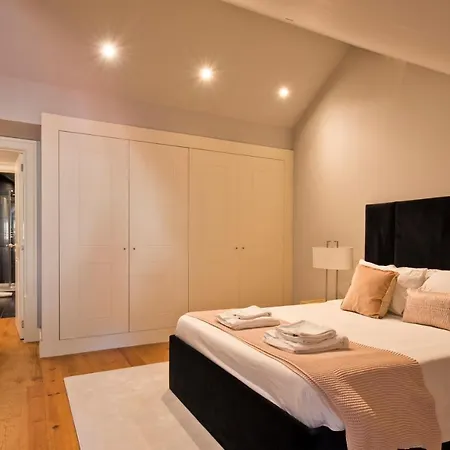 Iconic & Elegant Design 2 Bedroom Apt By Fs
